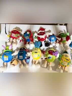 🔥M&M'S Plush Characters Collection 10 Assorted Holiday Mix-NEW